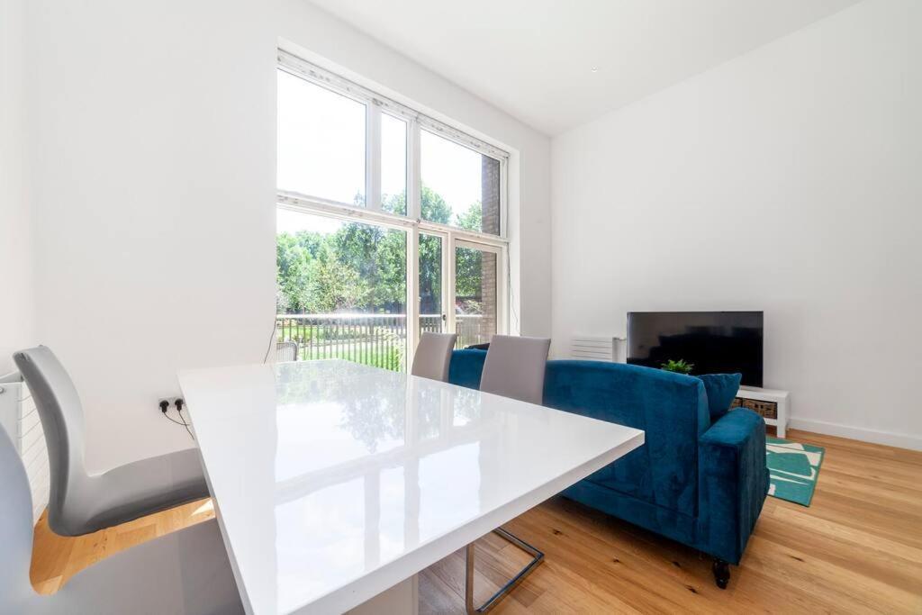 Stunning New 3 Bdr Duplex Wbalcony, East London Apartment Bagian luar foto