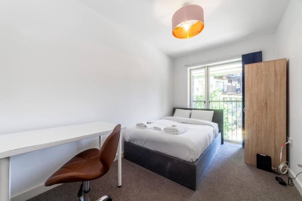 Stunning New 3 Bdr Duplex Wbalcony, East London Apartment Bagian luar foto