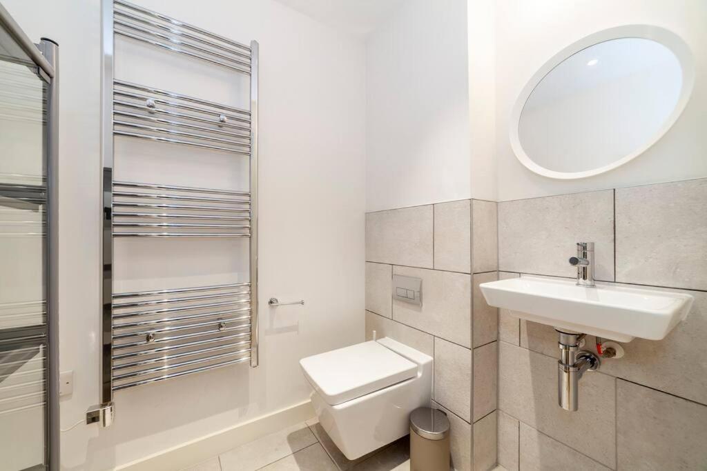 Stunning New 3 Bdr Duplex Wbalcony, East London Apartment Bagian luar foto