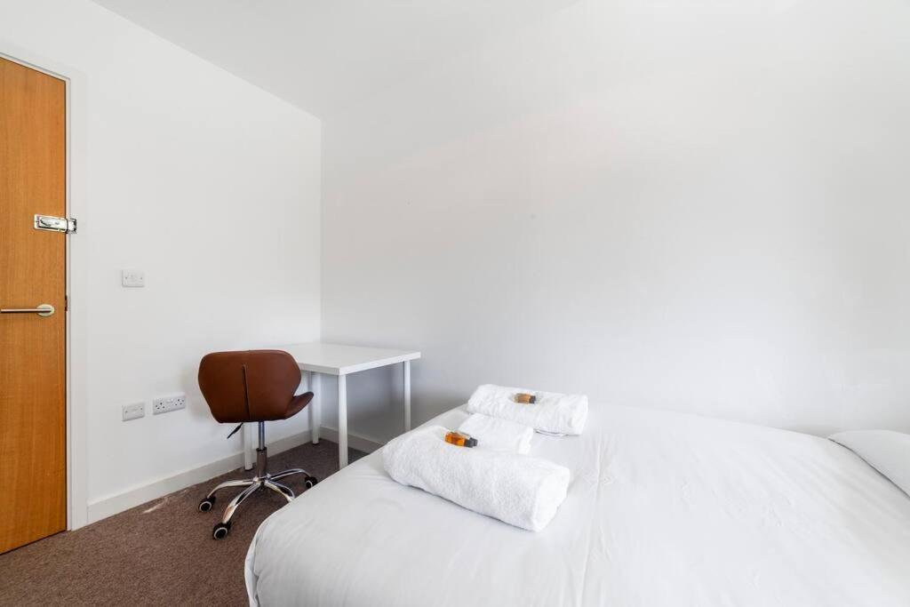Stunning New 3 Bdr Duplex Wbalcony, East London Apartment Bagian luar foto